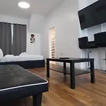 Large Studio Near Arsenal Stadium