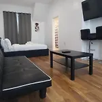 Large Studio Near Arsenal Stadium